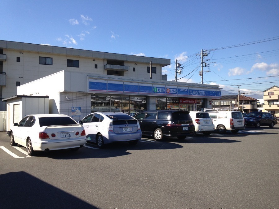 コンビニ　ローソン甲斐西八幡店（コンビニ）まで679m