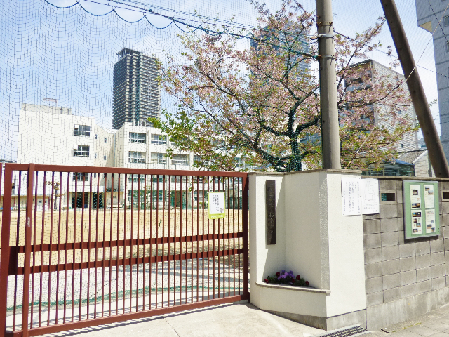 中学校　大阪市立下福島中学校（中学校）まで1012m