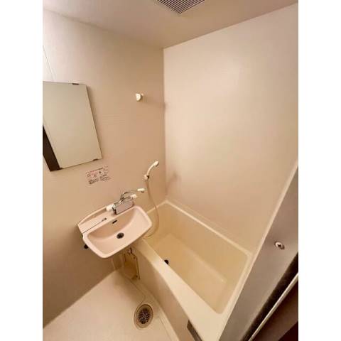 バス・シャワールーム　※他部屋参考写真