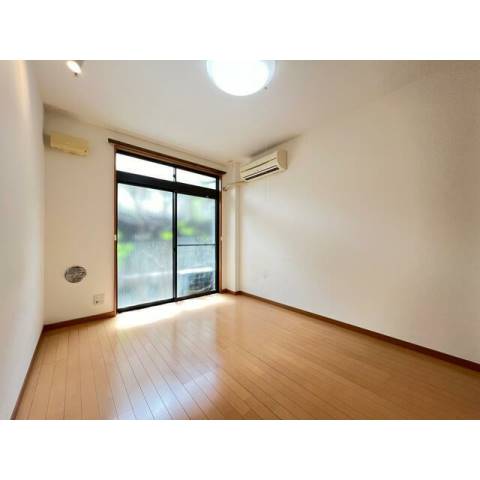 居室・リビング　※他部屋参考写真