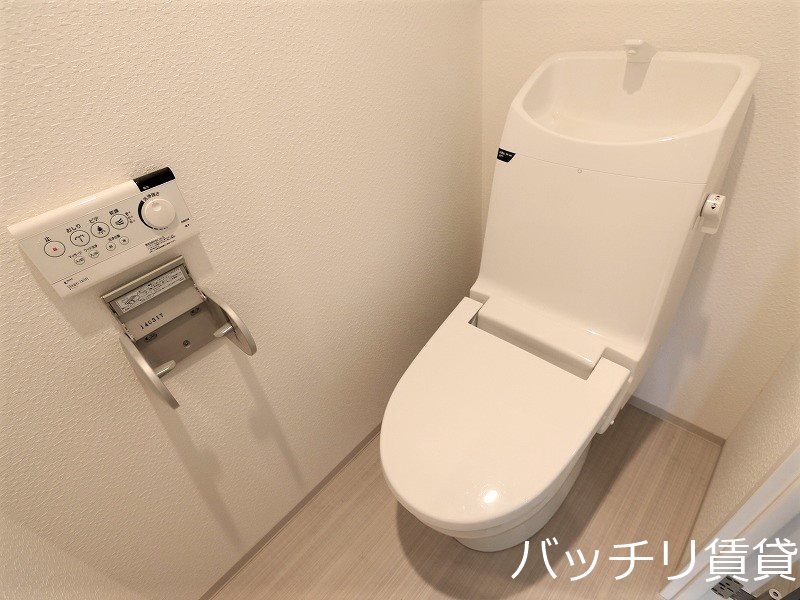 トイレ　画像は別号室の為、現状優先になります。