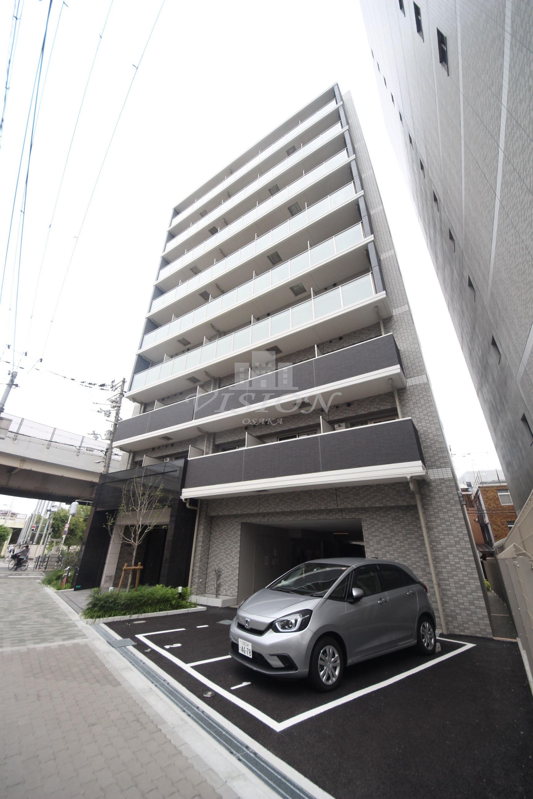 阪急神戸線 十三駅 徒歩4分 築5年