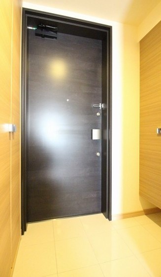 玄関　ご見学予約受付中