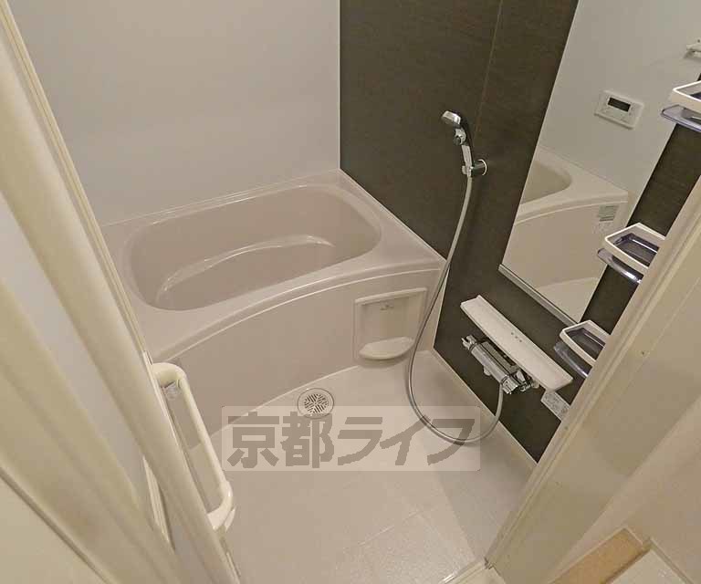バス・シャワールーム　追い炊き・浴室乾燥機能付きです！