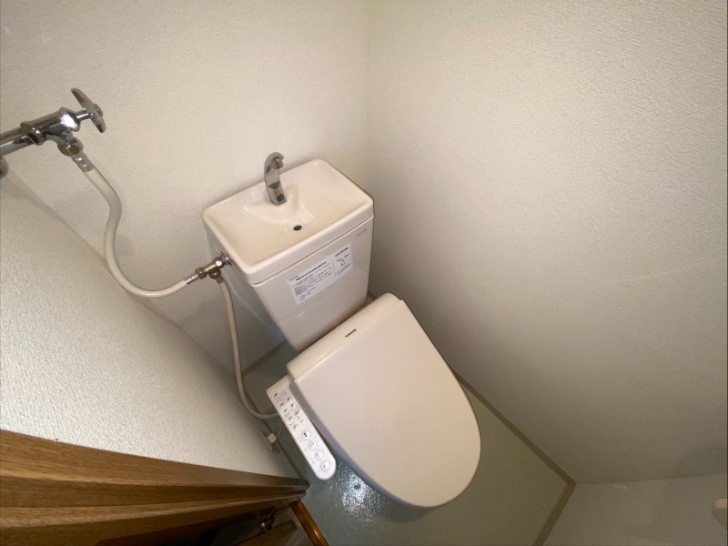 トイレ　こちらはトイレです。清潔感があり、安心して使用できます。