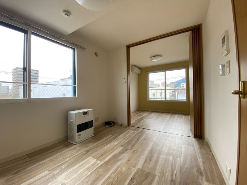 居室・リビング　広くてキレイなお部屋が広がっていて、充実した生活が送れそう。