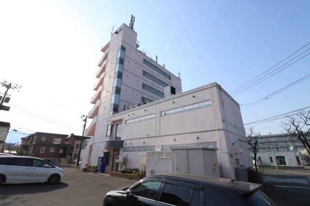 建物外観　７階建て！