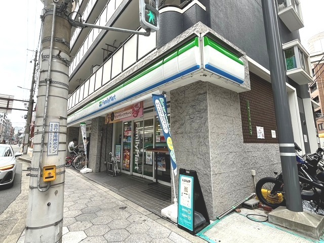 コンビニ　ファミリーマート　同心町（コンビニ）まで142m