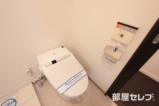 トイレ　お手洗いはこちらです