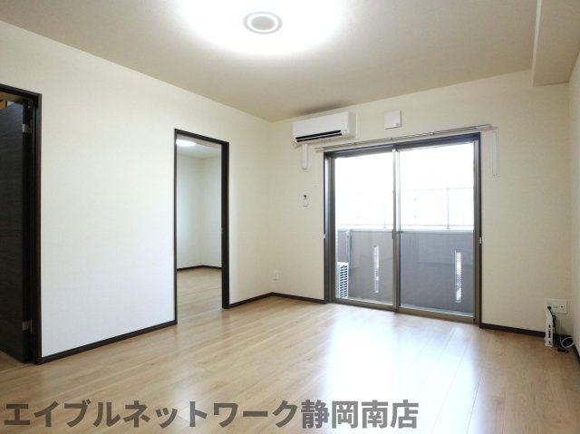 リバブル富士見台の居間写真