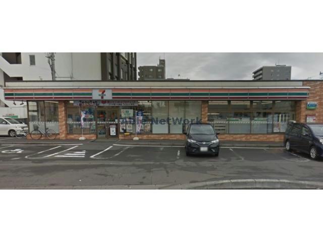 コンビニ　セブンイレブン札幌北24条店（コンビニ）まで141m