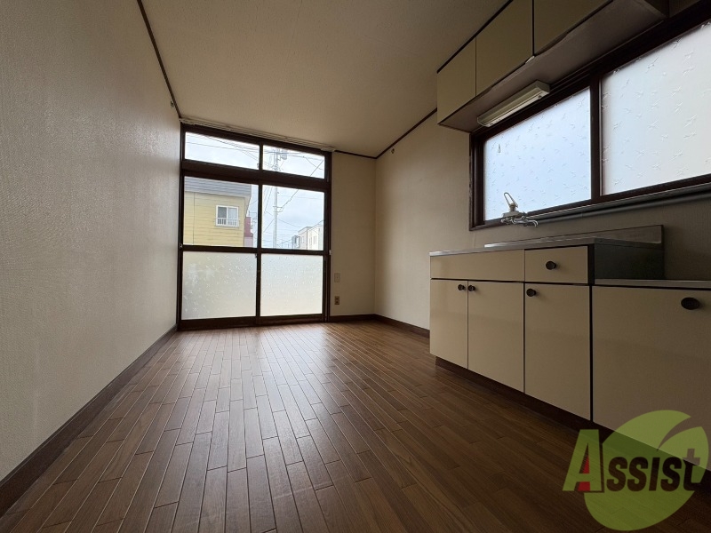 居室・リビング　広くてキレイなお部屋が広がっていて、充実した生活が送れそう。