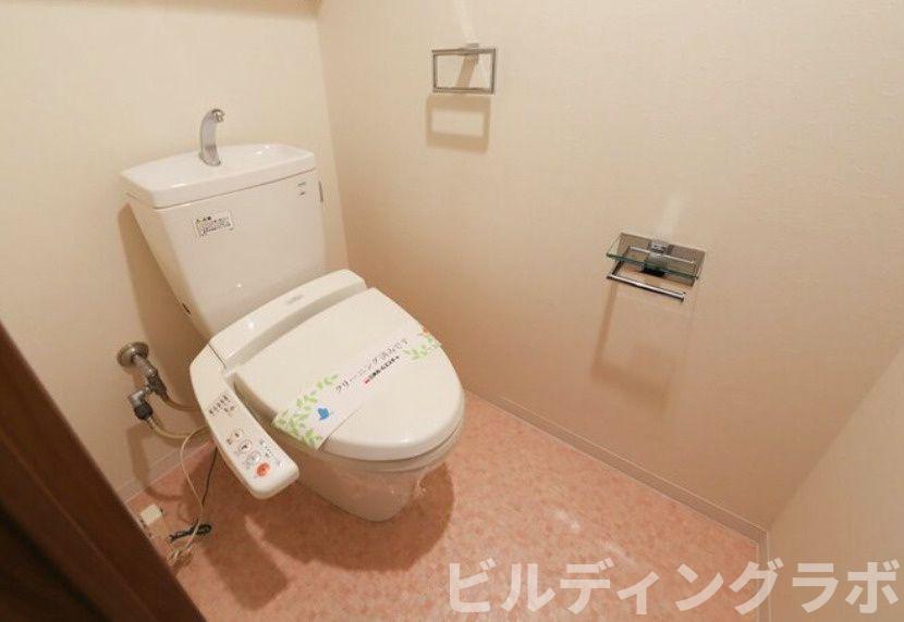 トイレ　別号室参考画像です。