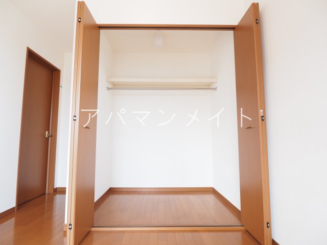 収納　各部屋に収納あります