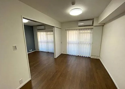 居室・リビング　※別部屋の参考写真です。