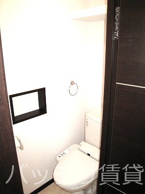 トイレ　別号室の画像。現況を優先します。