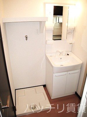洗面設備　別号室の画像。現況を優先します。