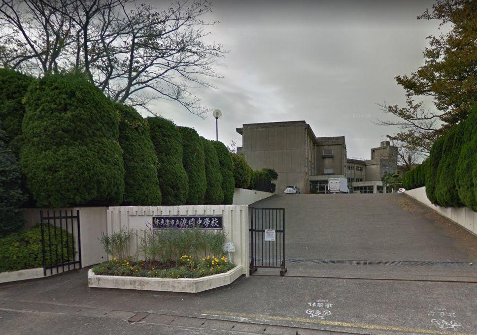 中学校　木更津市立波岡中学校（中学校）まで1611m