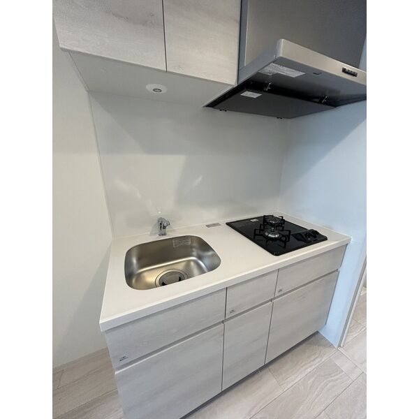 キッチン　※写真は同じマンションの違う部屋のものになります。