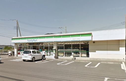 コンビニ　ファミリーマート 泉かまくらみち店（コンビニ）まで368m