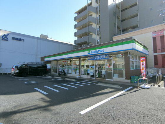 コンビニ　ファミリーマート我孫子駅北口店（コンビニ）まで78m