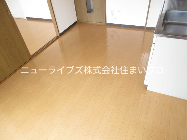 エムプラザ楠根壱番館の居間写真