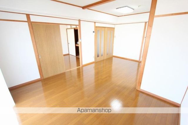 高松琴平電鉄長尾線 林道駅 徒歩9分 4階建 築41年の居間写真
