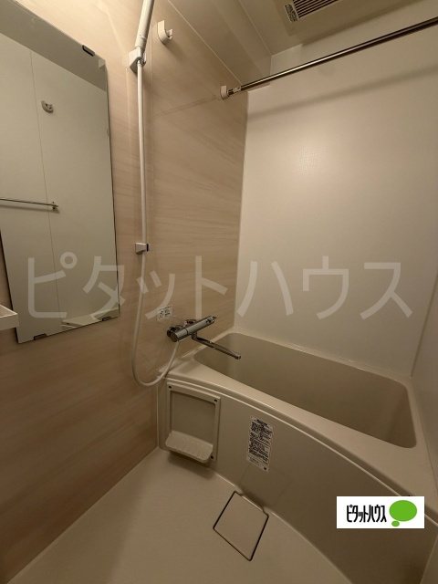 バス・シャワールーム　バスルーム