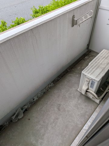 バルコニー　お洋服もしっかりかわきます