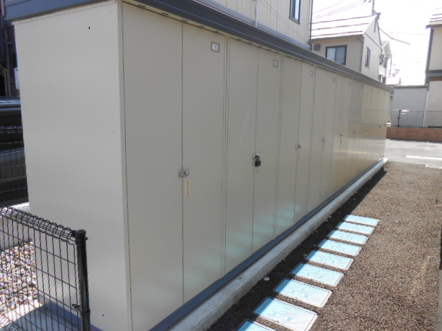 その他設備　各戸個別の屋外物置完備（冬用タイヤ等収納可能）