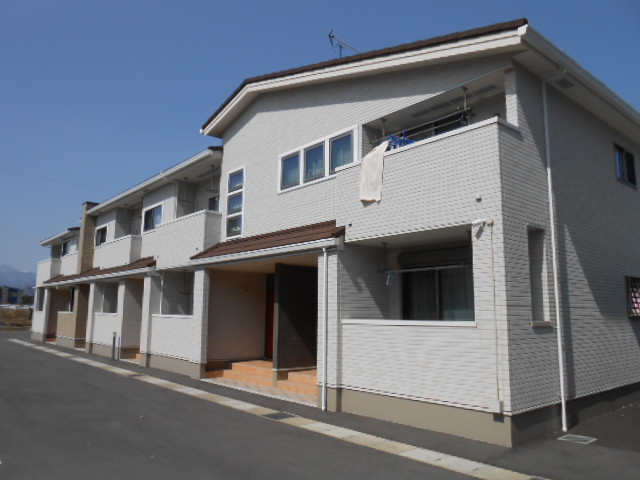 建物外観　バルコニー・玄関側を南東方向より撮影