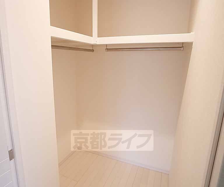 収納　ウォークインクローゼット。たくさん荷物も入ります！