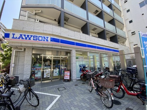コンビニ　ローソン 板橋区役所前店（コンビニ）まで82m