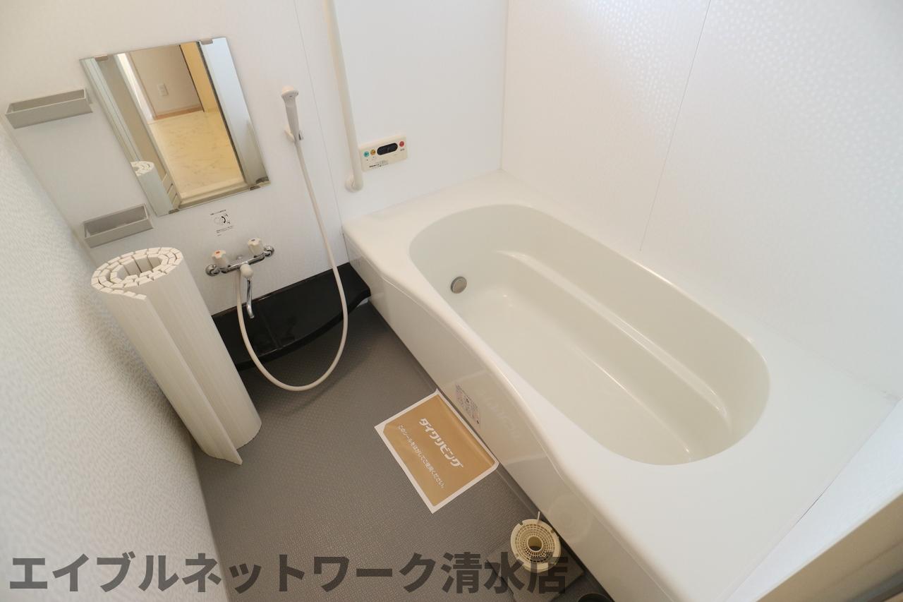 バス・シャワールーム　お風呂で日々の疲れを落としましょう