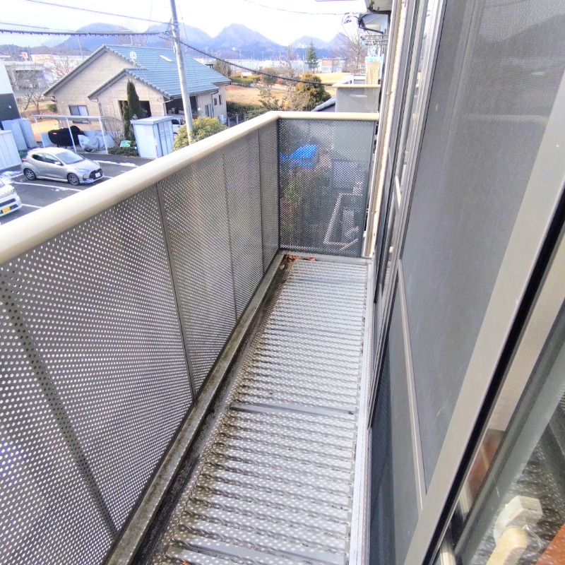 バルコニー　※別号室の写真となります。