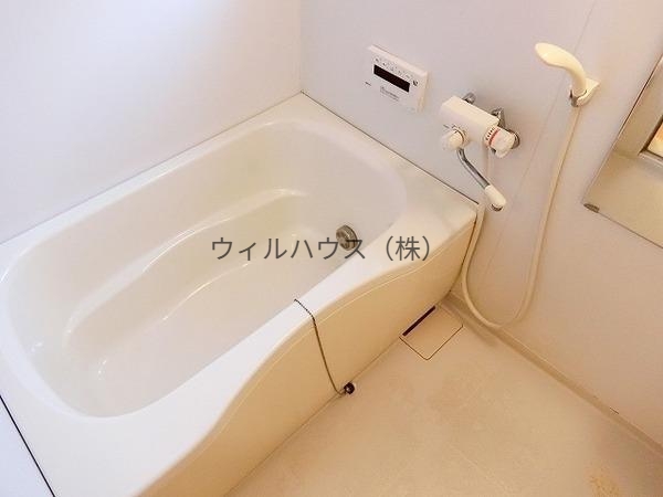 バス・シャワールーム　浴室乾燥機、追い焚き機能付きバス！