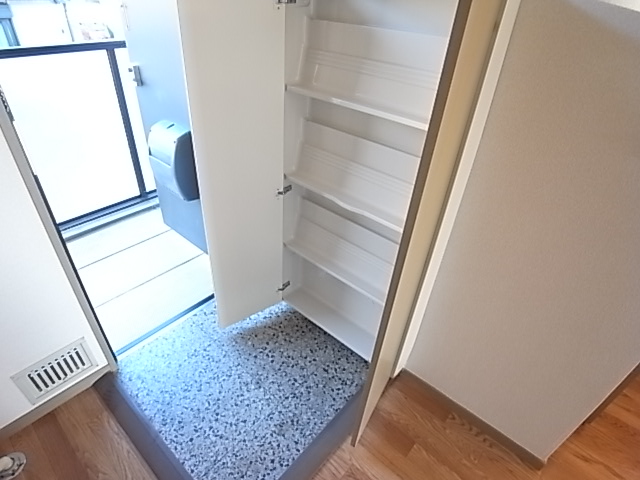 玄関　明るい玄関です