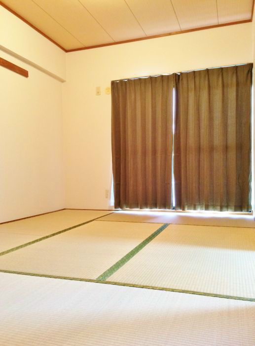 西鉄天神大牟田線 大橋駅 バス乗車時間：25分 最寄りバス停で下車 徒歩2分 5階建 築33年の内装写真