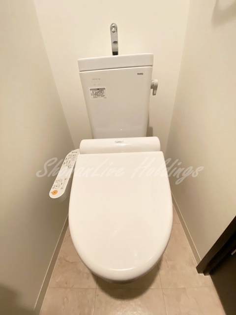 ＪＲ東海道本線 辻堂駅 徒歩8分 3階建 築13年のトイレ写真