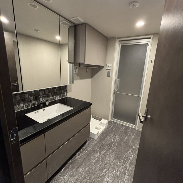 洗面設備　※写真は同タイプ住戸です。