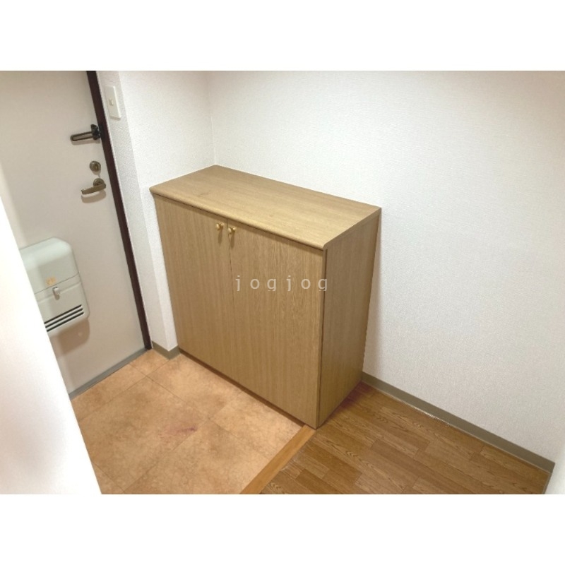 玄関　ゆったりとした玄関です。