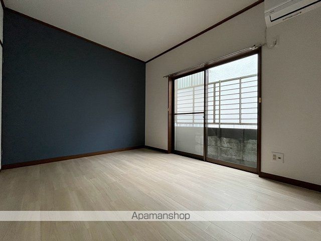 シエル妙蓮寺の居間写真