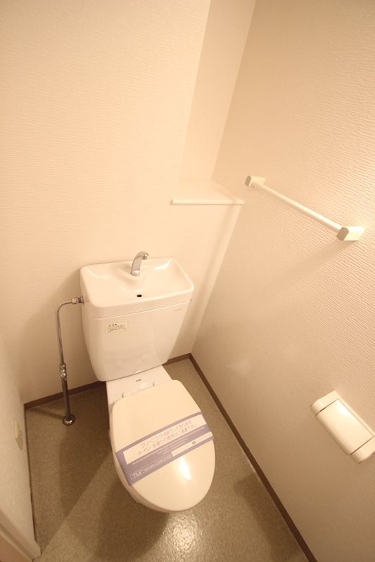 トイレ　★バストイレ別で湿気がこもりにくく、カビの発生を防げます