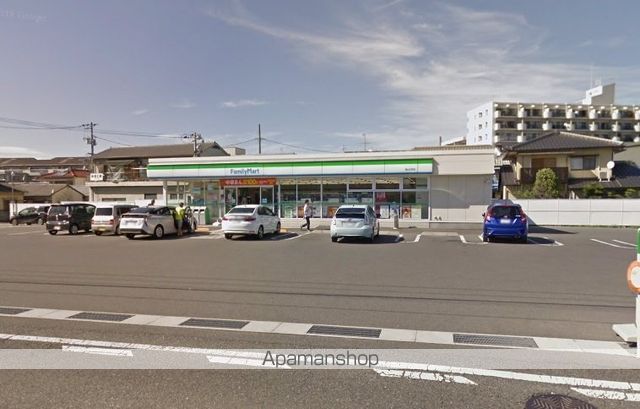 コンビニ　ファミリーマート万倍店（コンビニ）まで456m