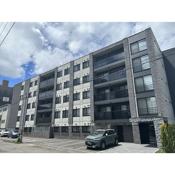 建物外観　外観は落ち着いています