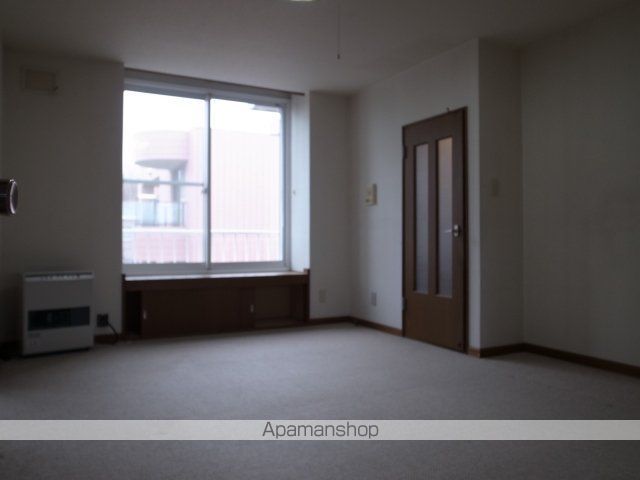 札幌市豊平区 2階建 築35年の居間写真