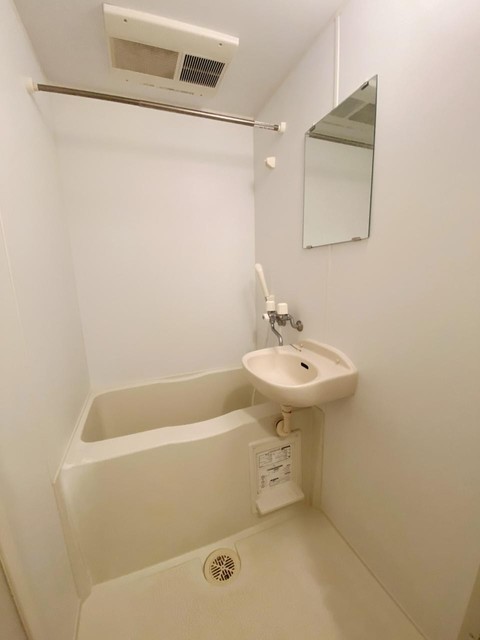 バス・シャワールーム　同仕様参考写真