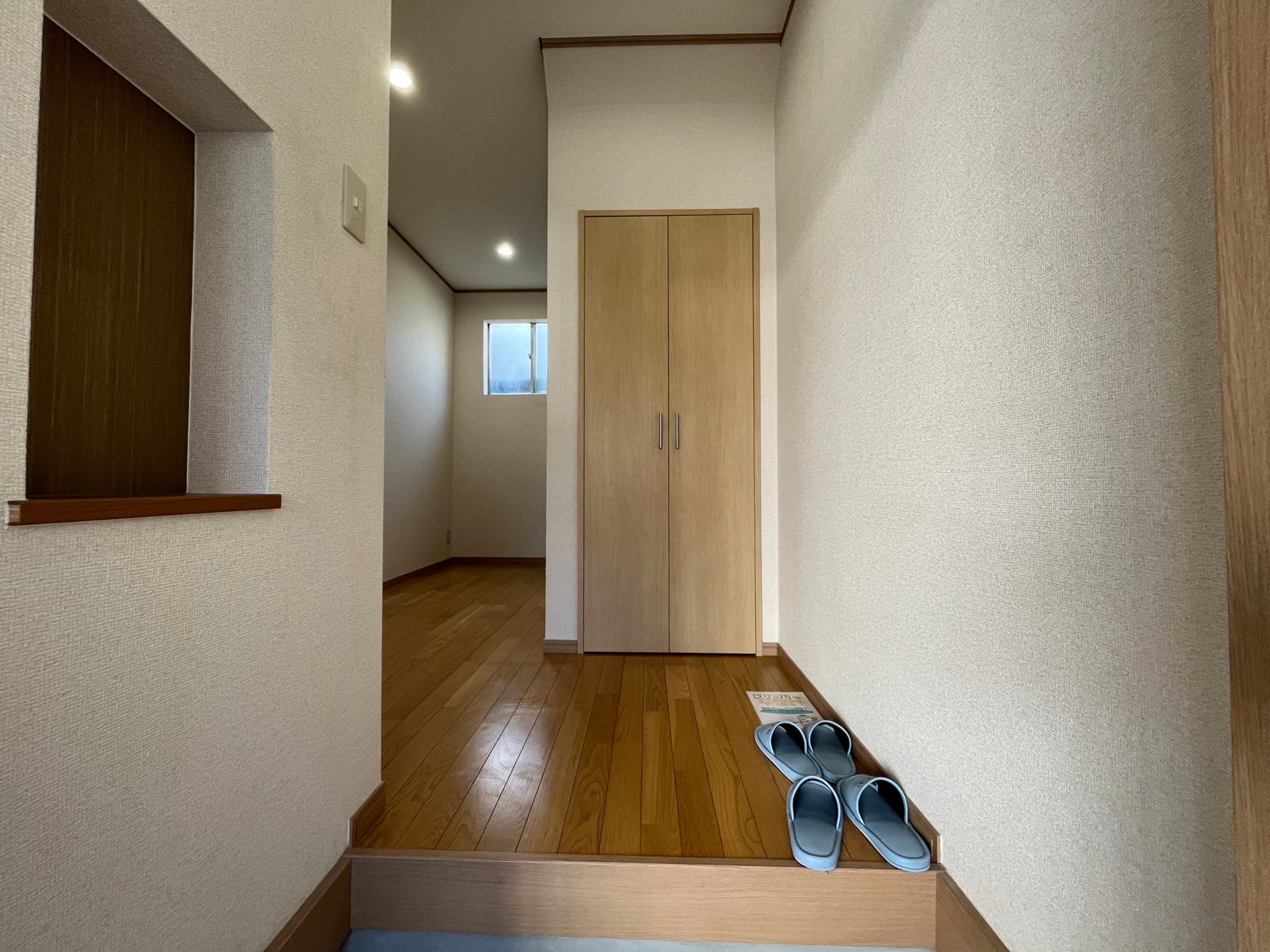 出島町1ガレージハウスの玄関写真