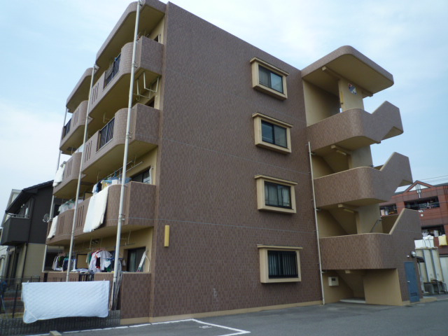 倉敷市新田のマンションの建物外観
