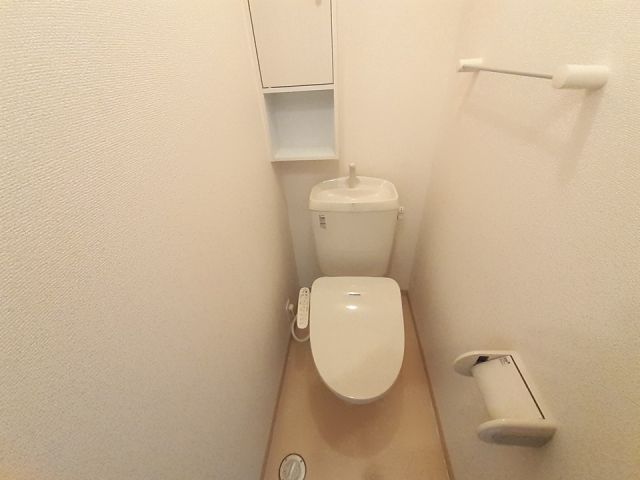 【旭川市神楽六条のアパートのトイレ】